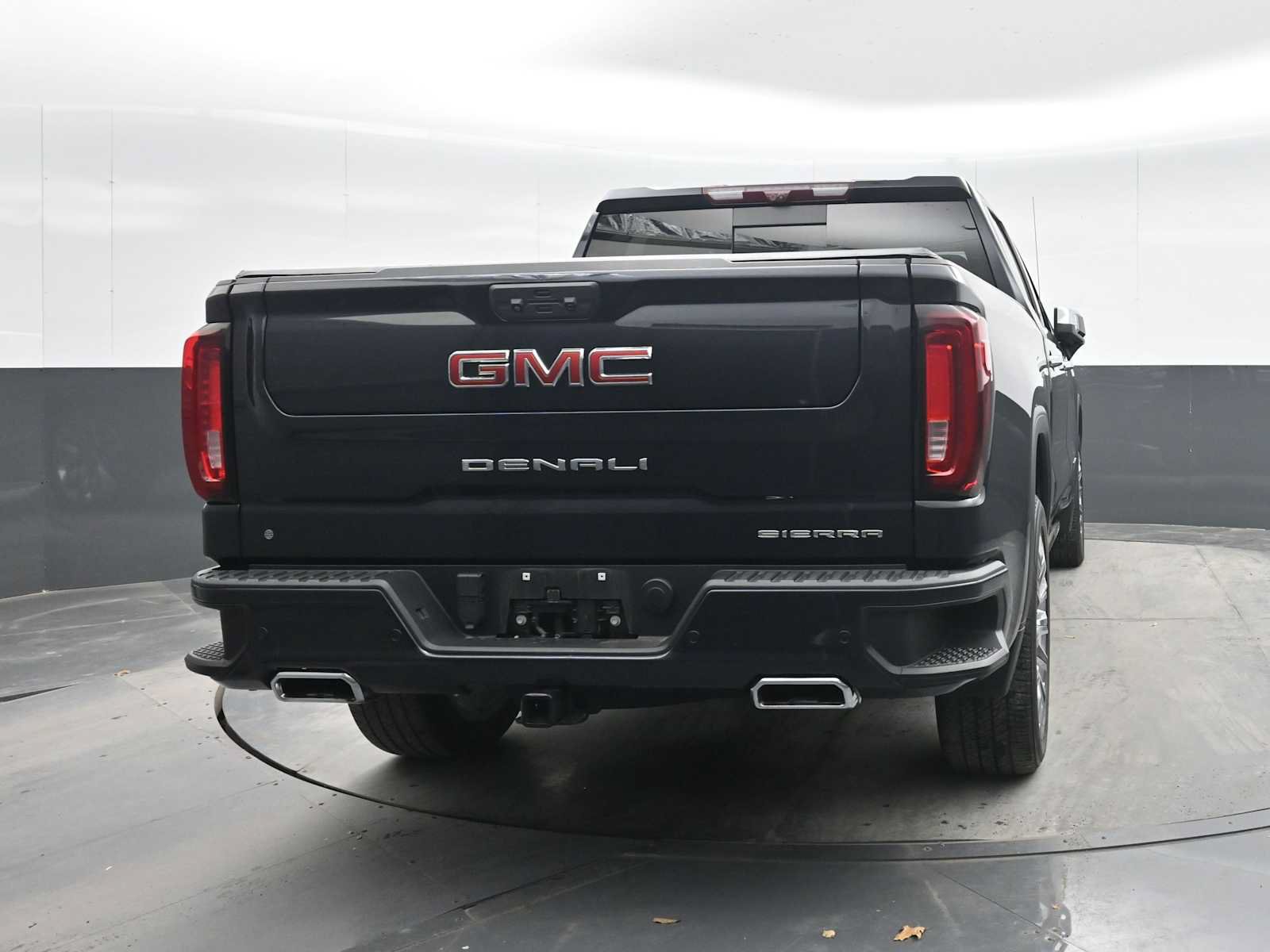 Used 2023 GMC Sierra 1500 Denali w/ Denali Reserve Package AWD/4WD image 10