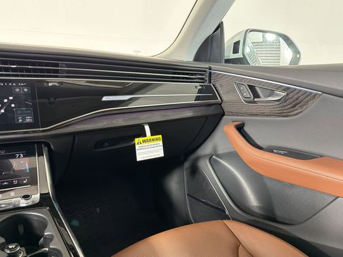 Used 2022 Audi Q8 Prestige w/ Prestige Package image 28