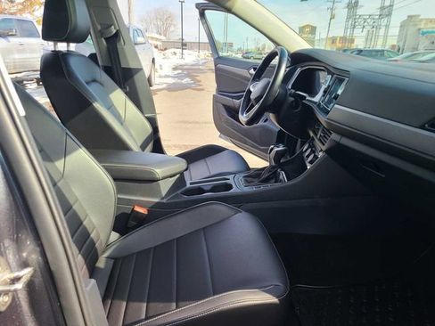 Used 2023 Volkswagen Jetta SE w/ Panoramic Sunroof Package FWD image 17