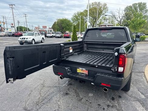 Used 2023 Honda Ridgeline Sport image 7