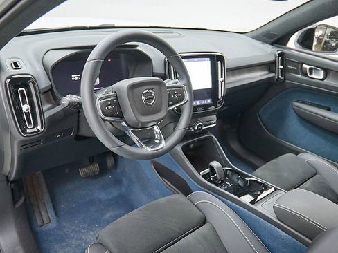 Certified 2023 Volvo C40 P8 Recharge Ultimate image 13