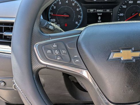 Used 2020 Chevrolet Equinox LS w/ LS Convenience Package FWD image 16