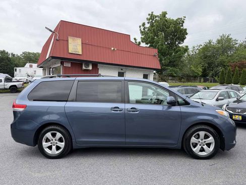 Used 2014 Toyota Sienna LE FWD image 8