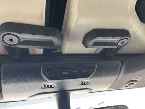 Used 2023 Jeep Gladiator Mojave w/ Cold Weather Group image 30