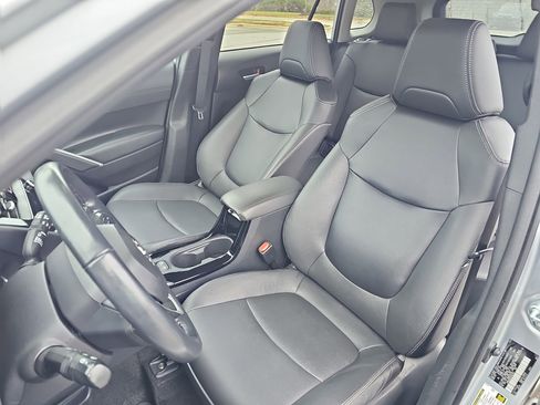 Used 2022 Toyota Corolla Cross XLE image 15