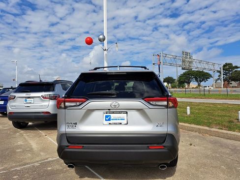 Used 2025 Toyota RAV4 XLE Premium image 4