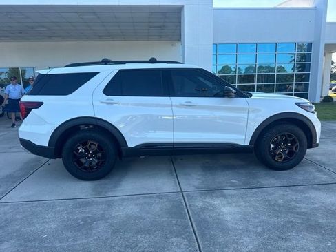 Used 2026 Ford Explorer Tremor w/ Tremor Convenience Package AWD/4WD image 8