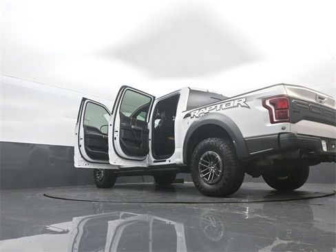 Certified 2018 Ford F150 Raptor w/ Equipment Group 802A Luxury image 39