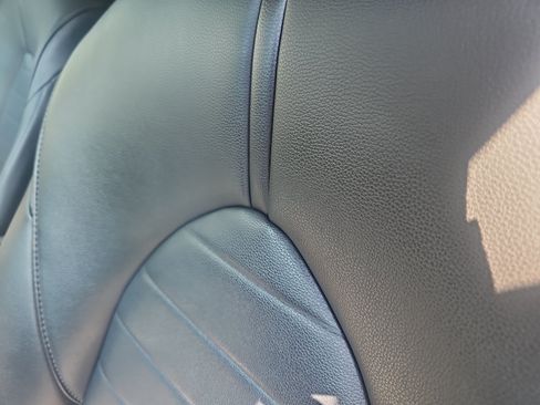Used 2021 Toyota Highlander XLE AWD/4WD image 15