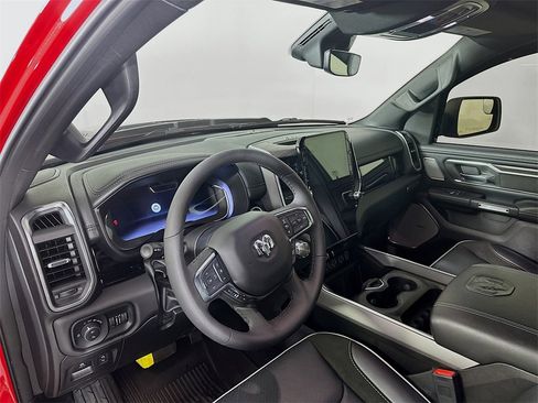 Used 2025 RAM 1500 Laramie w/ Night Edition image 31
