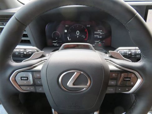 Used 2026 Lexus GX 550 w/ Accessory Package (2T) AWD/4WD image 27