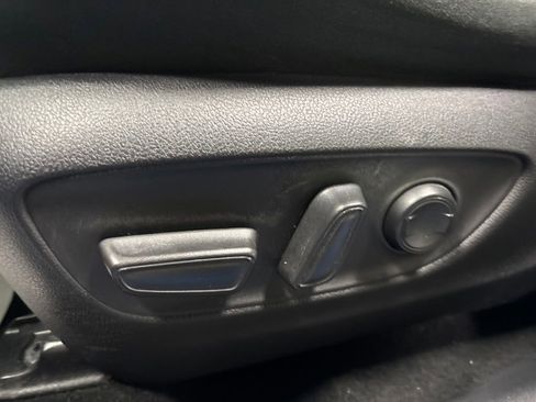 Used 2019 Toyota RAV4 XLE w/ Convenience Package AWD/4WD image 13