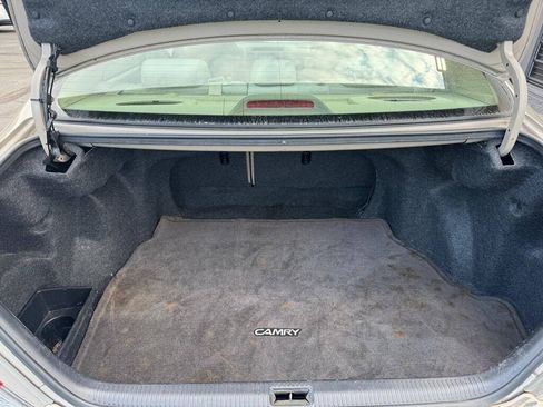 Used 2005 Toyota Camry LE FWD image 18