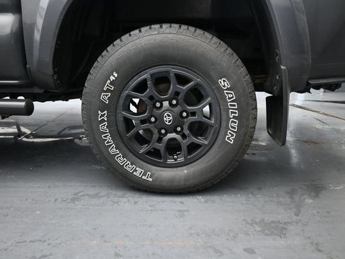 Used 2019 Toyota Tacoma SR5 image 13