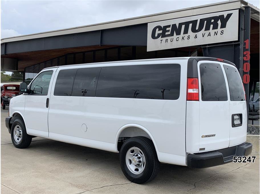 Used 2025 Chevrolet Express 3500 LS RWD image 6