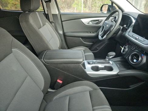 Used 2024 Chevrolet Blazer LT w/ Convenience Package image 9