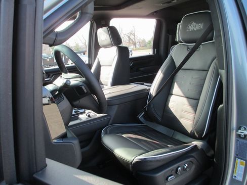 New 2026 GMC Sierra 2500 AT4X w/ AT4X AEV Edition image 9