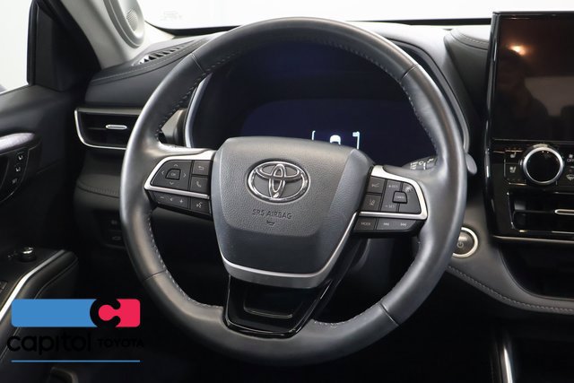 Used 2024 Toyota Highlander Limited AWD/4WD image 15