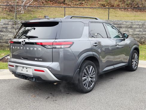 Used 2022 Nissan Pathfinder SL w/ SL Premium Package image 2