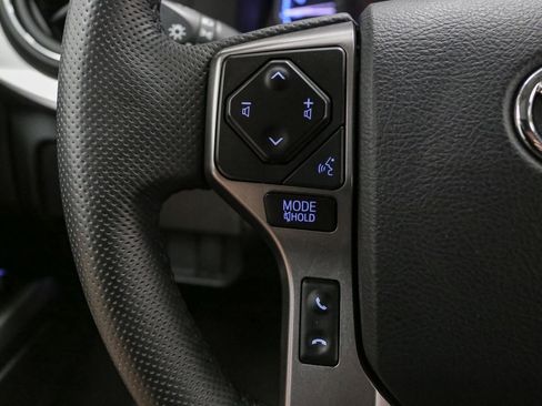 Used 2023 Toyota Tacoma SR5 AWD/4WD image 33