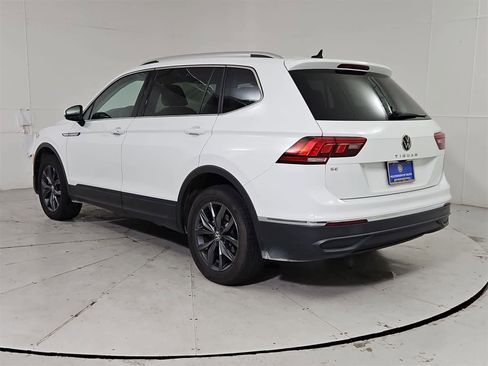 Certified 2022 Volkswagen Tiguan SE image 4