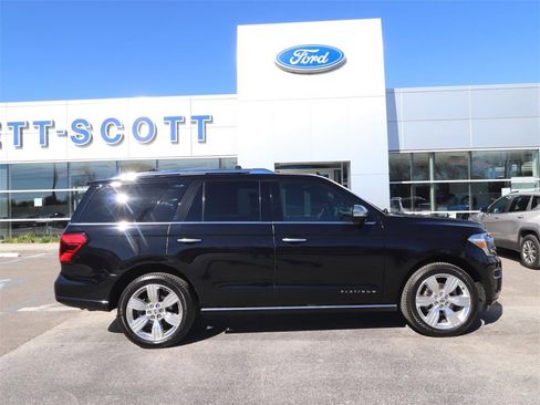 Used 2023 Ford Expedition Platinum image 16