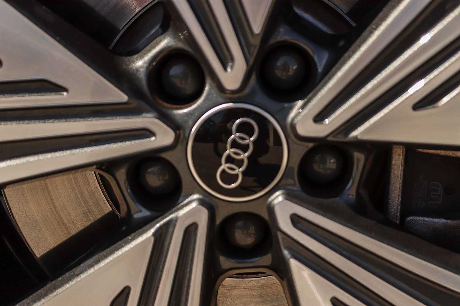Used 2023 Audi Q4 e-tron Premium Plus w/ Premium Plus RWD image 15