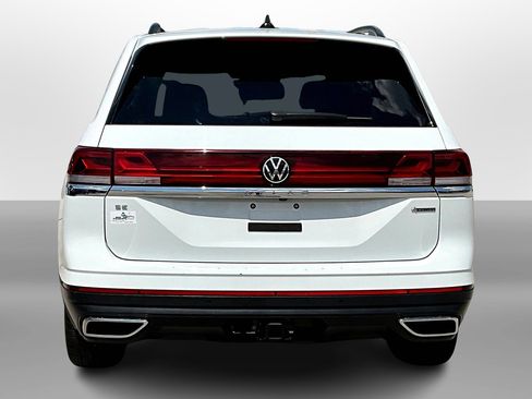 Used 2024 Volkswagen Atlas SE image 4