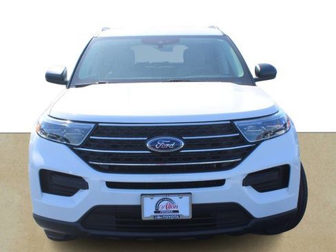 Used 2022 Ford Explorer XLT image 9