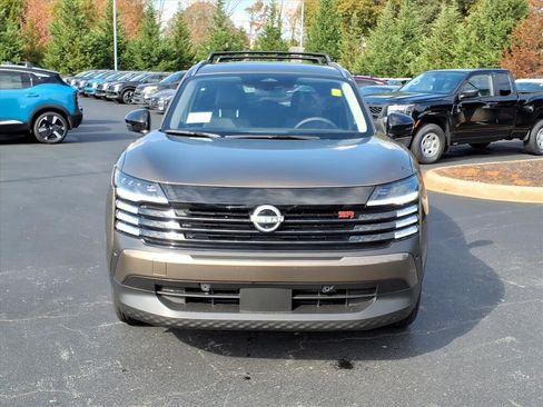 New 2026 Nissan Kicks SR image 2