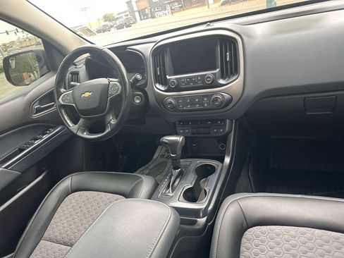 Used 2017 Chevrolet Colorado Z71 AWD/4WD image 26