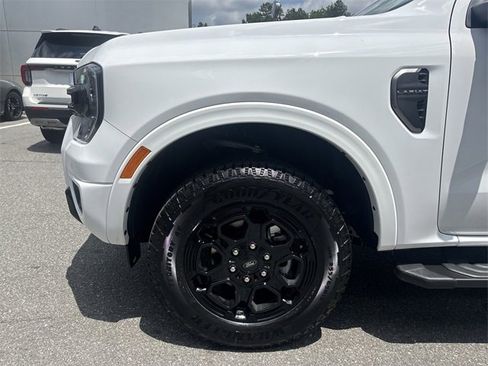 Used 2025 Ford Ranger Lariat w/ FX4 Off-Road Package image 18