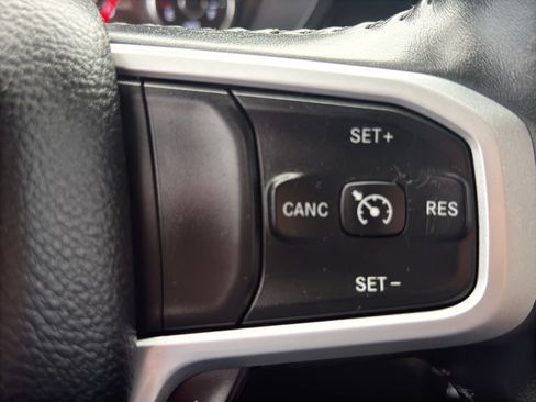 Used 2020 RAM 1500 Big Horn AWD/4WD image 18