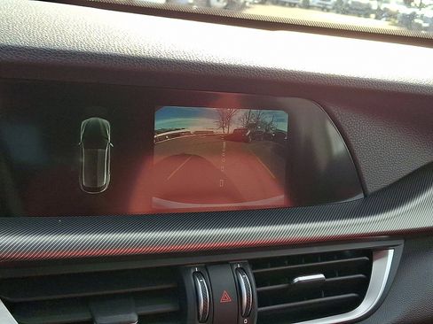 Used 2023 Alfa Romeo Stelvio Veloce image 19