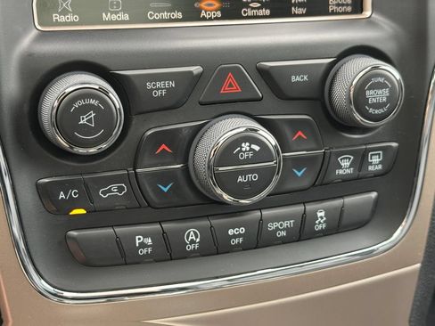 Used 2016 Jeep Grand Cherokee Overland w/ Advanced Technology Group AWD/4WD image 18
