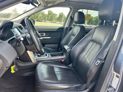 Used 2019 Land Rover Discovery Sport HSE AWD/4WD image 12