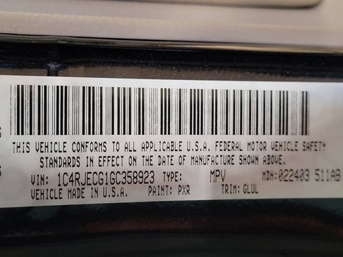 Used 2016 Jeep Grand Cherokee Overland w/ Trailer Tow Group IV image 33