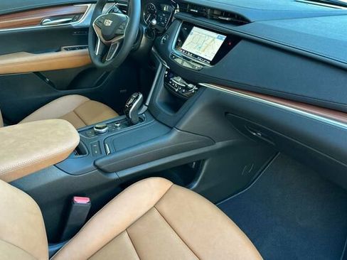 New 2025 Cadillac XT5 Premium Luxury w/ LPO, Floor Liner Package image 15