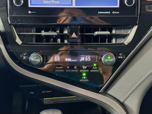 Used 2021 Toyota Camry XSE image 16