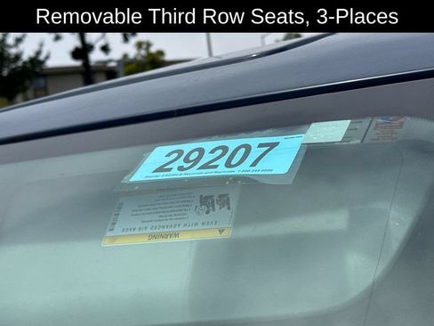 Used 2021 Mercedes-Benz Metris Passenger image 3