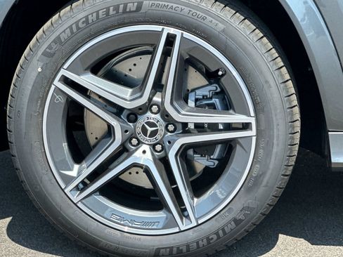 New 2026 Mercedes-Benz GLS 450 4MATIC image 32