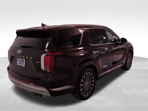 Used 2023 Hyundai Palisade Calligraphy image 4