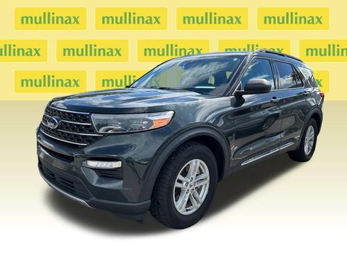 Used 2022 Ford Explorer XLT w/ Equipment Group 202A RWD image 6