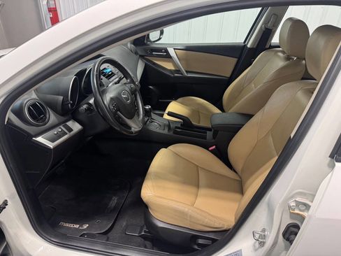 Used 2013 MAZDA MAZDA3 i Grand Touring image 9