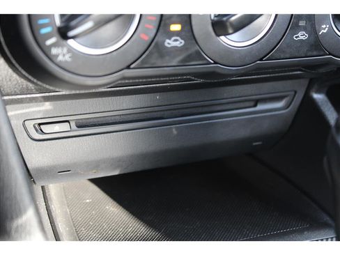 Used 2014 MAZDA MAZDA3 i Touring image 24