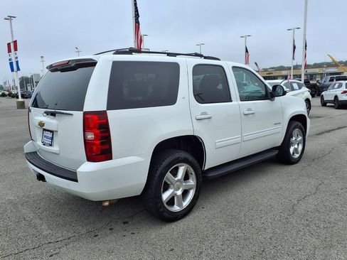 Used 2013 Chevrolet Tahoe LT w/ Luxury Package AWD/4WD image 2