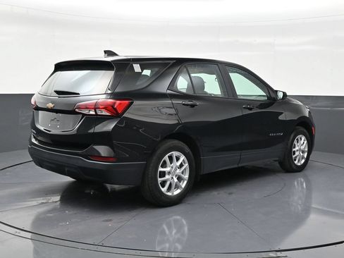 Used 2024 Chevrolet Equinox LS w/ Driver Confidence II Package FWD image 5