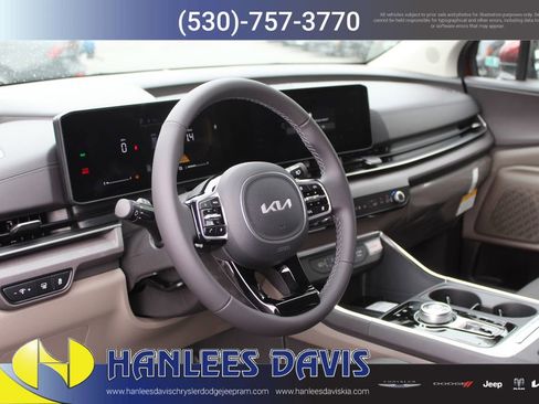 New 2026 Kia Carnival EX image 12