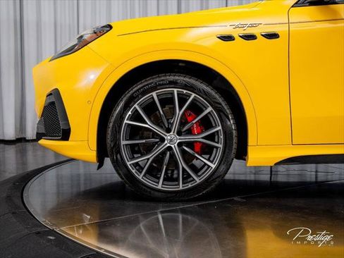 Used 2023 Maserati Grecale Trofeo AWD/4WD image 8
