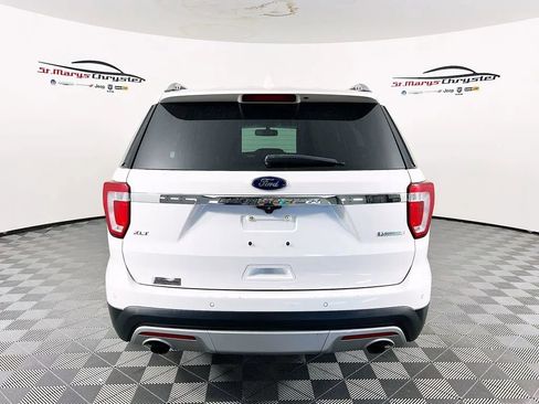 Used 2017 Ford Explorer XLT w/ Equipment Group 202A image 7